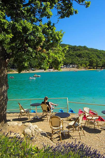 Mobilhome 4/5 P /Gorges Du Verdon / Tout Equipe / / Tout Confort / Refait A Neuf / Lac De Ste Croix A Proximite Sainte-Croix-de-Verdon Extérieur photo